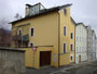 Wohn- und Geschäftshaus mit Garagenanbau Fallbachgasse 16 in Innsbruck-St. Nikolaus, ehemals darin Photoatelier von Johann Frank (heute Firma Thurner Keramik). Digitalphoto; © Johann G. Mairhofer 2016.  Inv.-Nr. 2DSC04140