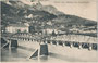 Ehem. Innsbrucker Kettenbrücke (1843-1938) über den Inn zwischen Mühlau und Saggen. Farbrastertiefdruck 9 x 14 cm nach einem Original von Jos(ef). Demetz, Hall i.T.; postalisch befördert 1943.  Inv.-Nr. vu914fat00026