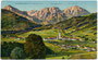Niederolang, Gemeinde Olang im Pustertal mit Pfarrkirche zu den Heiligen Petrus und Agnes.  Photochromdruck 9 x 14 cm;  Impressum: Josef Werth, Toblach um 1910. Inv.-Nr. vu914pcd00144