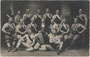 "Internationale Ringkampf-Konkurrenz 22. Aug. - 1. Sept. (19)09 beim Gold(enen). Schiff, 2. Sept. - 24. Sept. (19)09 im Großen Stadtsaal …" Gelatinesilberabzug 9 x 14 cm; Julius Schär, M(aria). Theres(ien).-St(raße). 37, Innsbruck. Inv.-Nr. vu914gs00860