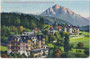 Hotel „Maximilian“ und Grand Hotel „Iglerhof“ in der ehem. Gemeinde Igls (1940 nach Innsbruck eingemeindet) gegen die Serles (2.717m) in den Stubaier Alpen. Photochromdruck 9 x 14 cm; Impressum: Robert Warger, Innsbruck 1912.  Inv.-Nr. vu914pcd00382