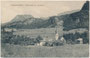 Pfarrkirche zur Hl. Margaretha (Margareta von Antiochia) in Vorderthiersee, Gemeinde Thiersee von Nordwesten gegen das Kaisergebirge. Lichtdruck 9 x 14 cm; Impressum: Würthle & Sohn, Salzburg um 1905.  Inv.-Nr. vu914ld00312