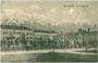 Garnisonsspital (heute Conradkaserne/Militärspital 2) in Innsbruck-Amras, Köldererstraße 4 mit Außenanlagen (Adresse heute: Dr.-Glatz-Straße Ecke Pacherstraße. Lichtdruck 9 x 14 cm; Aufnahme/Verlag: K(arl). Redlich, Innsbruck 1909.  Inv.-Nr. vu914ld00202