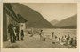 Strandbad vom Hotel "Forelle" in Breitenwang, Bezirk Reutte, Tirol mit Bademeister und Gästen. Heliogravüre 9 x 14 cm; Impressum: Verlag Rud. Rudolphi, Garmisch-Partenkirchen; postalisch befördert 1924.  Inv.-Nr. vu914hg00056