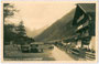 Gasthof “Gschnitzer Hof” in Gschnitz, Endstation der Gschnitztaler Postautolinie. Gelatinesilberabzug 9 x 14 cm; Impressum: Much Heiss, Alpiner Kunstverlag, Leopoldstraße 12, Innsbruck um 1930.  Inv.-Nr. vu914gs00158