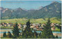 Lechaschau am Lech, Bezirk Reutte, Tirol mit Pfarrkirche zum Hl. Geist von Nordosten. Photochromdruck 9 x 14 cm, Impressum: Purger & Co., München um 1910.  Inv.-Nr. vu914pcd00333