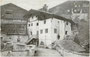 Schellenschmiede in Grins, Bezirk Landeck, Tirol. Autotypie 9 x 14 cm; Aufnahme: Toni Kogler, Innsbruck 1910; postalisch befördert 1923.  Inv.-Nr. vu914at00028