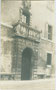Portal des von 1557 bis 1562 für Kanonikus Girolamo Roccabruna in Trento/Trient, via SS. Trinità 24 erbauten Palazzo Roccabruna. Gelatinesilberabzug 9 x 14 cm; Aufnahme und Verlag G(eorg). Angerer, Schwaz 1912.  Inv.-Nr. vu914gs01112