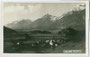 Bad Mehrn, Marktgemeinde Brixlegg, Bezirk Kufstein, Tirol mit Filialkirche. zum hl. Bartholomäus und den 14 Nothelfern gegen Rofangebirge. Gelatinesilberabzug 9 x 14 cm; ohne Impressum, um 1925.  Inv.-Nr. vu914gs00734