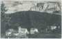 Deutschordenskommende in Lengmoos, Gemeinde Ritten mit Schlernmassiv, Bergnamenkarte. Lichtdruck 9x14cm; Lorenz Fränzl, München; postalisch gelaufen 1908.  Inv.-Nr. vu914ld00075