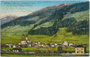 Sillian im Pustertal, Bzk. Lienz, Tirol mit dem Bahnhof, der Pfarrkirche Maria Himmelfahrt und der  Feldjägerkaserne von Südosten. Photochromdruck 9 x 14 cm; Aufnahme/Verlag Josef Werth (gest. 1918), Toblach wohl 1909.  Inv.-Nr. vu914pcd00318