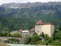 Produktionsanlagen der 1831 von Anton Rauch gegründeten „Rauchmühle“ in Mühlau, Stadt Innsbruck, Haller Straße 65 mit Eisenbahnbrücke über den Inn. Gelatinesilberabzug 9 x 14 cm; © Johann G. Mairhofer 2014.  Inv.-Nr. 1DSC09566