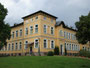 Volksschule in Kitzbühel, Schulgasse 2 mit Elementen des Historismus und des Heimatstils 1906/07 erbaut. Digitalphoto; © Johann G. Mairhofer 2015.  Inv.-Nr. 2DSC02612