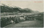 Ansitz Gerolsbach im Ortsteil Geroldsbach von Götzens, Gbz. Und Bzk. Innsbruck gegen die Landeshauptstadt und die Nordkette. Lichtdruck 9 x 14 cm ohne Urhebernachweis, um 1907.  Inv.-Nr. vu914ld00048