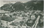 K.k. Staatsrealschule (später Gymnasium), Maderspergerstraße 3  (links unten) von der Festung aus. Lichtdruck 9x14cm; Impressum; Vereinigter Kunstverlag Ed(uard) Lippott und A(nton). Karg, Kustein 1926.  Inv.-Nr. vu914ld00209