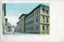 Palazzo delle scuole (hte. Università Degli Studi, Dipartimento di Sociologia e Ricerca Sociale) in Trento/Trient, via Aless.o Vittoria (hte. via Verdi), 26. Kombinationsfarbdruck 9 x 14 cm; Verlag B. Lehrburger, Nürnberg um 1905.  Inv.-Nr. vu914kfd00013