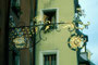 Wirtschild vom Gasthof ZUR POST in Rattenberg, Bezirk Kufstein, Tirol. Farbdiapositiv 24x36mm; © Johann G. Mairhofer 1985. Inv.-Nr. dc135kd5032.11_22