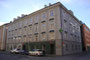 Wohn- und Geschäftshaus in der westlichen Häuserzeile der Leopoldstraße in Innsbruck-Wilten, Haus Nr. 12 ehem. mit Atelier von Landschaftsphotograph Much Heiss (gest. 1940). Digitalphoto; © Johann G. Mairhofer 2014.  Inv.-Nr. 2DSC01820