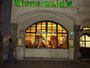 Gastwirtschaft der Restaurantkette WIENERWALD in Innsbruck, Innere Stadt, Maria-Theresien-Straße 12 (heute Sportmoden BOGNER). Digitalphoto; © Johann G. Mairhofer 2010.  Inv.-Nr. DSC01223