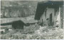 Die Ziereineralm im Gemeindegebiet von Münster, Gerichtsbezirk Rattenberg, Bezirk Kufstein, Tirol. Gelatinesilberabzug 9 x 14 cm; Aufnahme und Verlag: A(lfred). Stockhammer, Hall in Tirol 1923.  Inv.-Nr. vu914gs00750