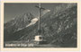 Heldenkreuz am Staller Sattel, Gemeinde St. Jakob in Defereggen. Gelatinesiberabzug 9 x 14 cm; Impressum: Joseph Schett, St. Jakob im Defereggen, datiert: 23.7.1937.  Inv.-Nr. vu914gs00026