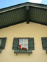 Fassadendetail an einem Haus in der Kirchgasse von Kitzbühel. Digitalphoto, © Johann G. Mairhofer 2015.  Inv.-Nr. 2DSC02717