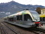 Dieselelektrischer Triebwagen der Vinschger Bahn, einer von zwölf Einheiten Stadler GTW 2/6 bezeichnet als ATR-001 bis 012 im Bahnhof Meran, Südtirol.. Digitalphoto, © Johann G. Mairhofer 2016. Inv.-Nr. 2DSC05480