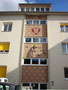 Stiegenhausfassade am Neutrakt vom Schülerheim des Tiroler Bauernbundes in Innsbruck-Pradl, Gabelsbergerstra0e 3 (ex Egerdachstraße 13). Digitalphoto; © Johann G. Mairhofer 2011.  Inv.-Nr. DSC02366