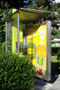 Mittlerweile entfernte Telefonzelle mit Werbefläche der Österreichischen Post- und Telegraphenverwaltung in Pradl, Stadtgemeinde Innsbruck, Prinz-Eugen-Straße. Digitalphoto; © Johann G. Mairhofer 2011.  Inv.-Nr. 1DSC01687