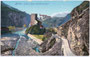 Burgen Ried und Runkelstein (v.v.n.h.) an der Talfer und Sarntalstraße in Wangen, Gde. Ritten, Gbz. und Bzk. Bozen, Gefürst. Grafsch. Tirol, heute Südtirol). Photochromdruck 9 x 14 cm; Ottmar Zieher, München um 1910.  Inv.-Nr. vu914pcd00014