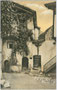 Häuser in der Stadtgemeinde Klausen am Eisack, Gbz. Klausen, Bzk. Brixen, Gefürst. Grafsch. Tirol (heute Auton. Prov. Bozen-Südtirol). Kolorierter Lichtdruck 9 x 14 cm. Impressum: Joh(ann). F(ilibert). Amonn, Bozen 1912.  Inv.-Nr. vu914ld00279