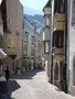 Wallpachgasse in Hall in Tirol, Gbz. Hall, Bzk. Innsbruck-Land, Tirol  vom nördlichen Ende im Bereich des ehemaligen Absamer Tors aus. Digitalphoto; © Johann G. Mairhofer 2013.  Inv.-Nr. 1DSC07261