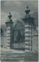 Gartenportal der Villa Bortolazzi all´Acquaviva di Mattarello südlich von Trento/Trient, Gefürst. Grafsch. Tirol; hte. Hauptstadt der Provincia autonoma di Trento. Gelatinesilberabzug 9 x 14 cm ohne Urhebernachweis um 1910.  Inv.-Nr. vu914gs00303