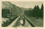 Dampfboot „Sabina II“ auf dem am 1. November 1909 eröffneten Kanal zwischen Plansee im Hintergrund und Heiterwanger See, Bzk. Reutte, Tirol. Rastertiefdruck 9 x 14 cm; Impressum: Rud(olf). Rudolphi, Garmisch-Partenkirchen um 1925.  Inv.-Nr. vu914gs01194