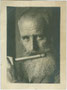 Vollbärtiger mit Schwegelpfeife (auch: Trommelflöte, Seitlpfeife, Querpfeife, Zwerchpfeife) möglicherweise einer Tiroler Schützenmusik. Lichtdruck 10 x 15 cm ohne Urheber- und Verlagsnachweis um 1920.  Inv.-Nr. vu105hg00001