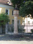 Die Barbarasäule beim Salinenpark am Unteren Stadtplatz von Hall in Tirol. Digitalphoto; © Johann G. Mairhofer 2013.  Inv.-Nr. 1DSC07327