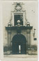 Portal vom ehem. Jesuitenkloster (1571-1773), Kaserne von kaiserl. Armee, Bundesheer, deutsche Wehrmacht, heute Bezirksgericht in der Schulgasse in Hall in Tirol, Gelatinesilberabzug 9 x 14 cm; A. Stockhammer, Hall i.T. 1917.  Inv.-Nr. vu914gs00707
