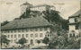 Im Jahr 1912 eröffnete „Neue Volksschule“ im Jugendstil (Arch. Willy Graf, Stuttgart), heute mit Sonderschule in Kufstein, Kinkstraße 3. Lichtdruck 9 x 14 cm; Vereinigter Kunstverlag Ed. Lippott u. A. Karg, Kufstein 1917.  Inv.-Nr. vu914ld00208