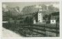 Schloss Münichau in Reith bei Kitzbühel, Tirol und das Kaisergebirge. Gelatinesilberabzug 9 x 14 cm; Impressum: Adolf Künz, Innsbruck, Stafflerstraße 18; postalisch befördert 1929.  Inv.-Nr. vu914gs00519