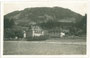 Schloss Rosenegg - 1809 nach Schlacht am Pass Strub Quartier von Napoleon - in Fieberbrunn, Bzk. Kitzbühel, Tirol. Gelatinesilberabzug 9 x 14 cm; Aufnahme und Verlag Adolf Künz, Innsbruck, Stafflerstraße 18 wohl um 1930.  Inv.-Nr.  vu914gs00509