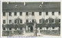 Fassade vom ehem. Jagd- und Lustschloss Thurneck von Ehzg. Ferdinand II. in Rotholz, Gde. Strass im Zillertal, Tirol (seit 1879 Landwirtsch. Lehranstalt). Gelatinesilberabzug 9 x 14 cm ohne Impressum, postalisch befördert 1928.  Inv.-Nr. vu914gs00418