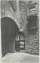 Burghof vom Castel Valer in Tassullo, Comune di Ville d’Anaunia (heute Comunità della Val di Non). Gelatinesilberabzug 9 x 14 cm; Verlag A(lfred). Stockhammer, Hall in Tirol 1920.  Inv.-Nr. vu914gs00300