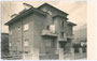 Straßenfassade einer Zinsvilla im Stil der "Neuen Sachlichkeit", Schretterstraße 13 Ecke Gumppstraße in Pradl, Stadtgemeinde Innsbruck. Gelatinesilberabzug 9 x 14 cm; Aufnahme: Ernst Pramhofer, Körnerstraße 16, Innsbruck.  Inv.-Nr. vu914gs00274
