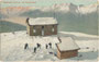 Skiläufer bei der Kaiser-Franz-Joseph-Hütte (heute Patscherkofelhaus, 1.964 m ü. A.) am Patscherkofel der Tuxer Alpen und die Nordkette. Photochromdruck 9 x 14 cm; Aufnahme: C.L.I. (Carl Lampe Innsbruck) 1907.  Inv.-Nr. vu914pcd00393