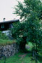 Ehemaliges Wohnhaus „Bergheim“ von Revieroberjäger Ludwig Rupprechter (gest. 1983) und Gattin Frieda beim Gasthof Kink in Brandenberg, Bezirk Kufstein, Tirol. Farbdiapositiv 24 x 36 mm; © Johann G. Mairhofer 1993.  Inv.-Nr. dc135kd5001.01_06