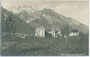 Ansitz Neu-Spauregg in Absam mit Gleirsch-Halltal-Kette im Karwendel. Gelatinesilberabzug 9 x 14 cm ohne Impressum um 1920.  Inv.-Nr. vu914gs00047
