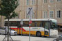 Postbus der Marke Renault in Wilten, Stadtgemeinde Innsbruck, Liebeneggstraße 2 beim Ansitz Liebenegg von 1601 mit Fresken von Raphael Thaler (1870-1947) und Toni Kirchmair (1887-1965). Digitalphoto; © Johann G. Mairhofer 2012.  Inv.-Nr. 1DSC05070