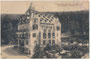 Hotel "Regina del Bosco" (1883 als kaiserl. Jagschloss erbaut) am Mendelpass, Ronzone am Mendelpass im Nonstal (heute Comunità della Val di Non, Prov. di Trento). Lichtdruck 9 x 14 cm; Impressum: Albino Nardelli, Mezzolombardo um 1929.  Inv.Nr. vu914ld003
