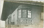 Haus des Schumachers Karl Pocupec in der Fuxmagengasse in Hall in Tirol, Gelatinesilberabzug 9 x 14 cm; Aufnahme/Verlag A(lfred) Stockhammer, Hall in Tirol 1909.  Inv.-Nr. vu914gs00243