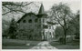 Ehemalige Pension “Villa Geiger” in Kramsach, Bezirk Kufstein, Tirol. Gelatinesiberabzug 9 x 14 cm ohne Impressum 1936.  Inv.-Nr. vu914gs00272